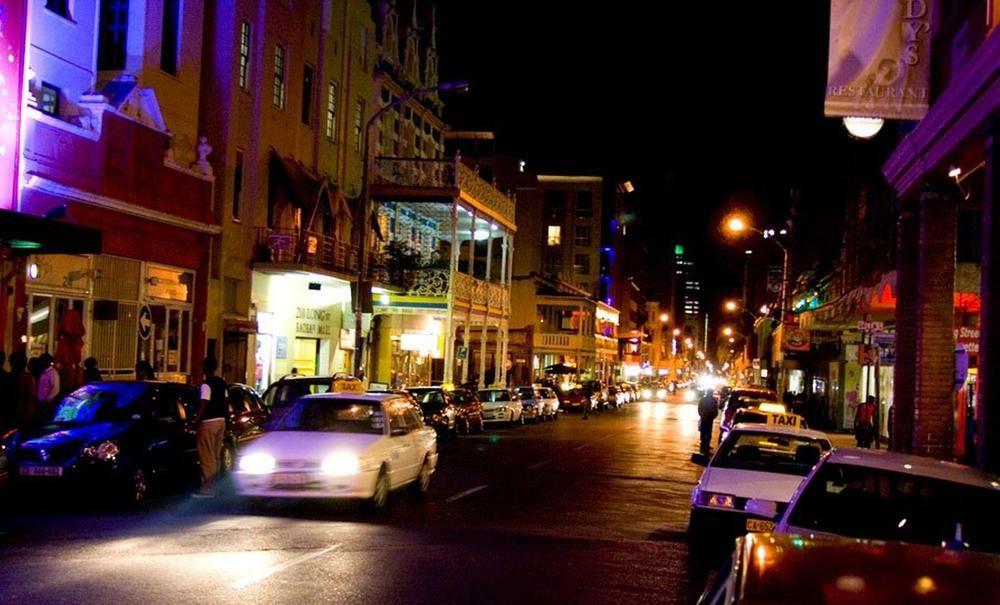 Urban Chic Boutique Hotel & Cafe Cape Town Exterior photo