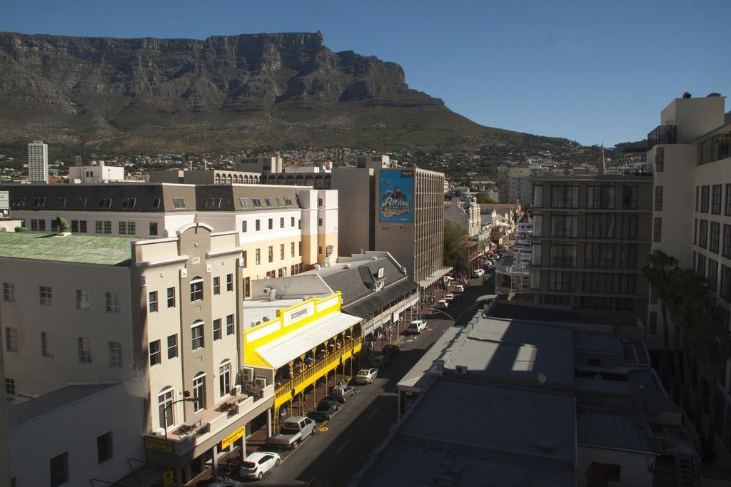 Urban Chic Boutique Hotel & Cafe Cape Town Exterior photo