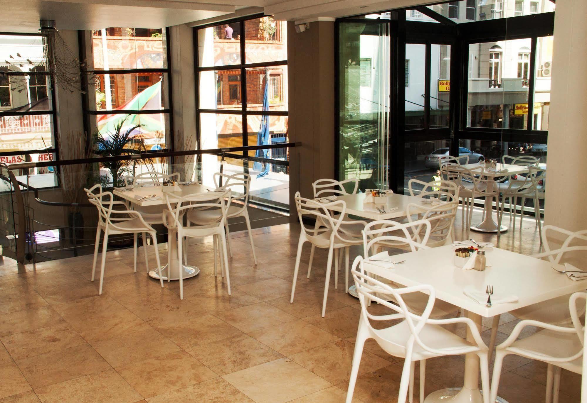 Urban Chic Boutique Hotel & Cafe Cape Town Exterior photo