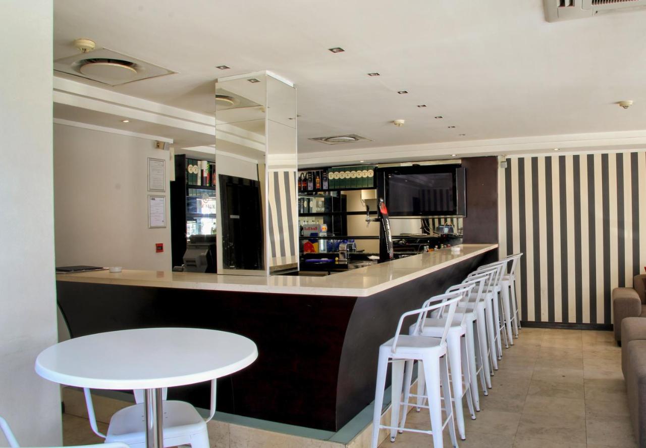 Urban Chic Boutique Hotel & Cafe Cape Town Exterior photo