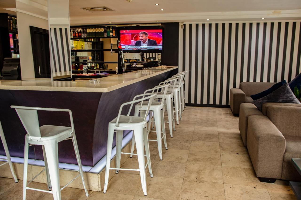 Urban Chic Boutique Hotel & Cafe Cape Town Exterior photo
