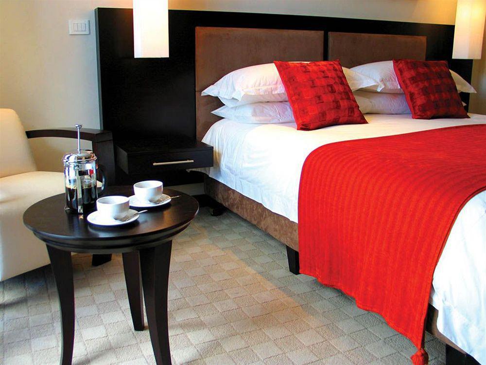 Urban Chic Boutique Hotel & Cafe Cape Town Room photo